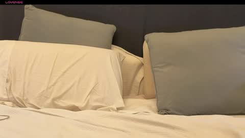 Mark online show from March 28, 5:23 pm