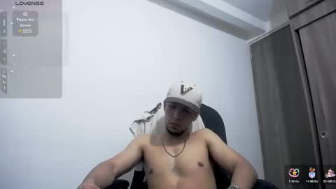 Snapshot of mark_rut chatting on February 12, 1:52 am MODEL Mark Rut online show from February 12, 1:52 am