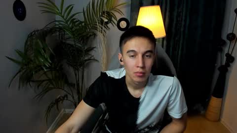 Snapshot of markkullen chatting on December 2, 4:24 pm markkullen online show from December 2, 4:24 pm