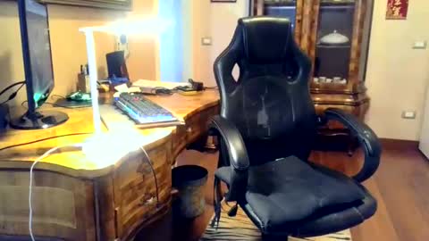 Snapshot of markmarkmark00 chatting on March 3, 5:07 pm markmarkmark00 online show from March 3, 5:07 pm