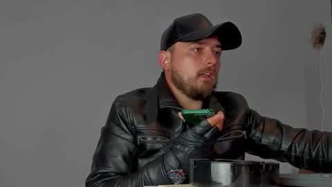 Snapshot of markwaynescr chatting on November 6, 11:33 am MARK online show from November 6, 11:33 am