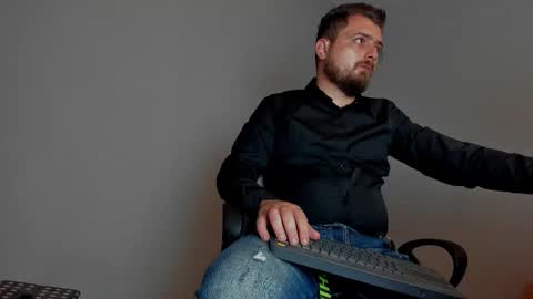 Snapshot of markwaynescr chatting on November 11, 5:02 pm MARK online show from November 11, 5:02 pm