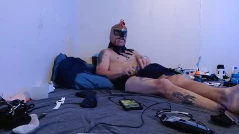 Snapshot of markymark101825061 chatting on December 15, 1:46 am markymark101825061 online show from December 15, 1:46 am