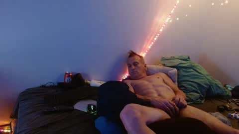 Snapshot of markymark101825061 chatting on February 11, 9:09 am markymark101825061 online show from February 11, 9:09 am