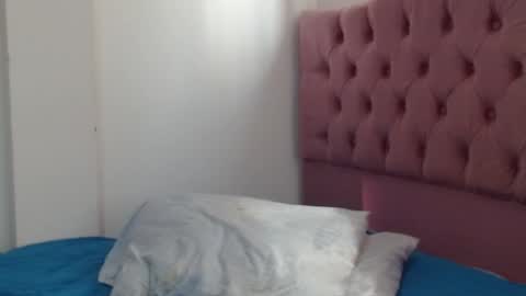 Snapshot of marly_hottest chatting on February 7, 7:27 pm marly_hottest online show from February 7, 7:27 pm