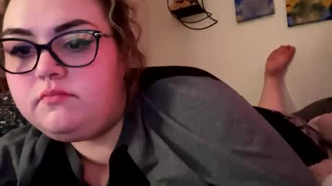 Snapshot of maroon_moon chatting on February 14, 11:20 pm maroon_moon online show from February 14, 11:20 pm