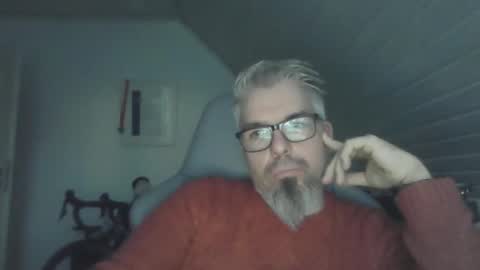 marriedcock1980 online show from December 3, 3:11 pm