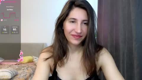 Snapshot of marrycolins chatting on October 1, 3:23 am marrycolins online show from October 1, 3:23 am