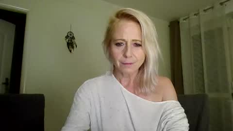 MaryGoRound online show from October 27, 7:07 pm