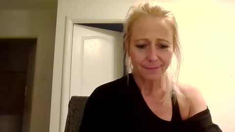 MaryGoRound online show from November 1, 3:14 pm