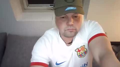 Snapshot of mars0481 chatting on December 6, 12:05 pm mars0481 online show from December 6, 12:05 pm