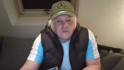 Snapshot of mars0481 chatting on December 6, 6:39 pm mars0481 online show from December 6, 6:39 pm