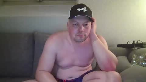 Snapshot of mars0481 chatting on December 23, 5:17 am mars0481 online show from December 23, 5:17 am