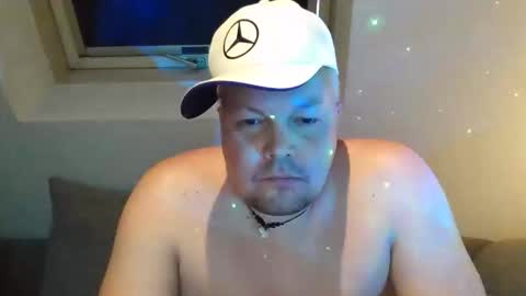 Snapshot of mars0481 chatting on November 29, 9:12 am mars0481 online show from November 29, 9:12 am