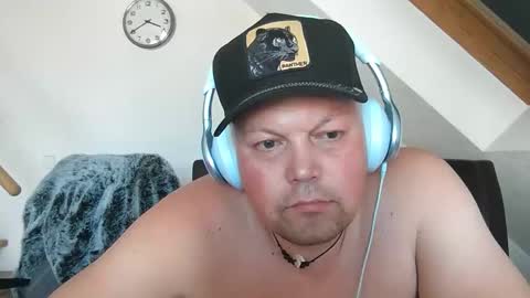 mars0481 online show from May 28, 1:41 pm