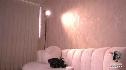 Snapshot of marsabass chatting on January 14, 10:23 pm     online show from January 14, 10:23 pm