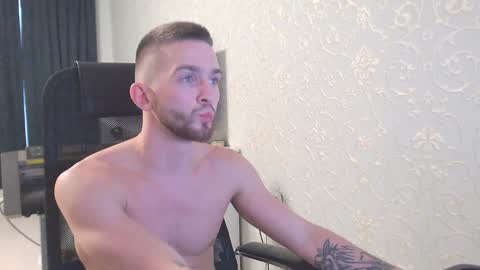 Snapshot of marselle_looker chatting on January 12, 8:04 am Marselle online show from January 12, 8:04 am