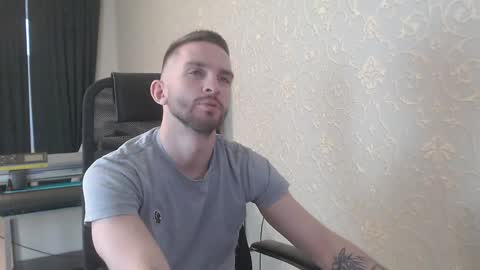 Snapshot of marselle_looker chatting on February 6, 6:51 am Marselle online show from February 6, 6:51 am