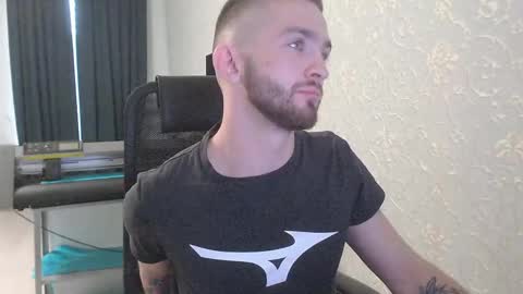 Snapshot of marselle_looker chatting on March 5, 9:27 am Marselle online show from March 5, 9:27 am