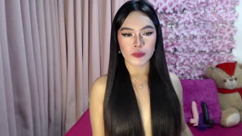 Snapshot of martha_fox chatting on January 9, 3:58 am DONT FORGET TO FOLLOW ME AND GIVE ME A THUMBS UP GUYS- martha online show from January 9, 3:58 am