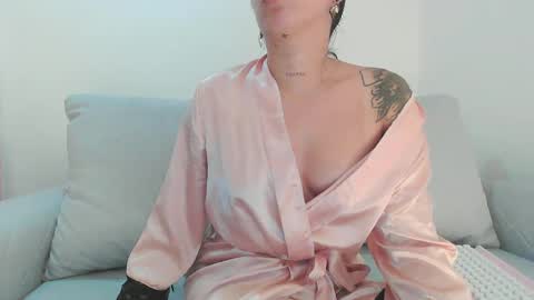 Snapshot of marthina_thompson chatting on January 24, 2:49 am marthina thompson online show from January 24, 2:49 am