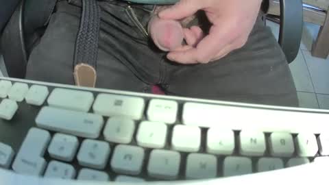 Snapshot of martial04 chatting on January 27, 11:54 am martial04 online show from January 27, 11:54 am