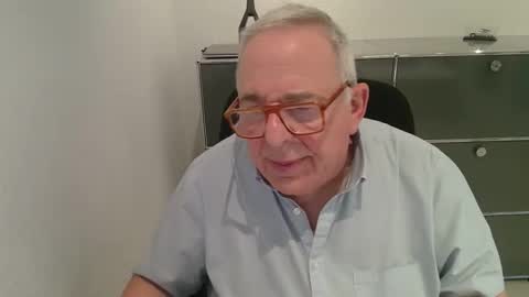 martin_1947 online show from November 24, 3:23 pm