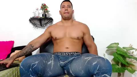 Snapshot of martin_fiit chatting on September 14, 3:16 am Martin instagrammartinfiit online show from September 14, 3:16 am