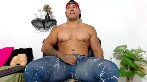 Snapshot of martin_fiit chatting on September 28, 7:41 pm Martin instagrammartinfiit online show from September 28, 7:41 pm