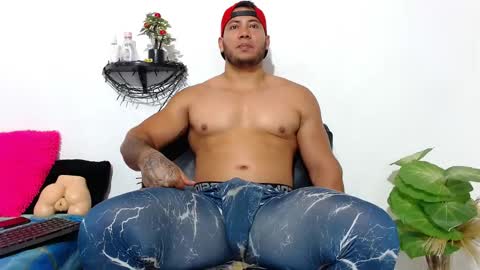 Snapshot of martin_fiit chatting on October 31, 10:33 pm Martin instagrammartinfiit online show from October 31, 10:33 pm