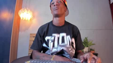 Martin online show from November 22, 7:24 pm