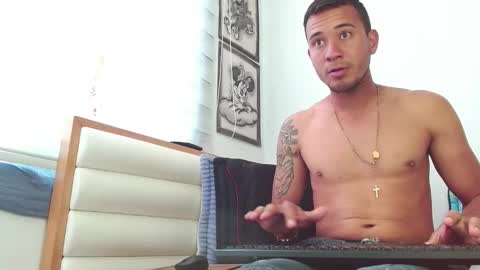 martin_smith20 online show from December 1, 1:05 pm