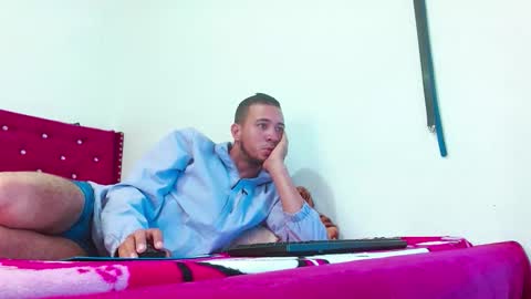 martin_smith20 online show from December 19, 11:17 am