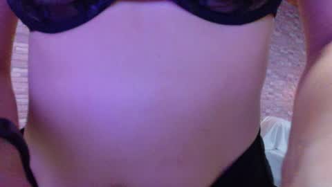 Snapshot of martina_thompson69 chatting on November 21, 4:27 pm Martina online show from November 21, 4:27 pm