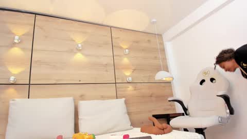 martina touss  online show from March 5, 6:23 pm