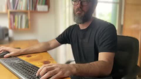 Snapshot of martincito22xl chatting on February 12, 2:54 pm Martincito online show from February 12, 2:54 pm