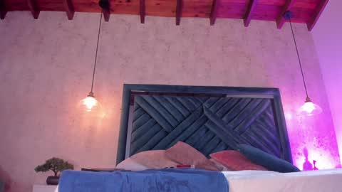 Snapshot of marttina_ruiz chatting on February 1, 8:37 pm Martina online show from February 1, 8:37 pm