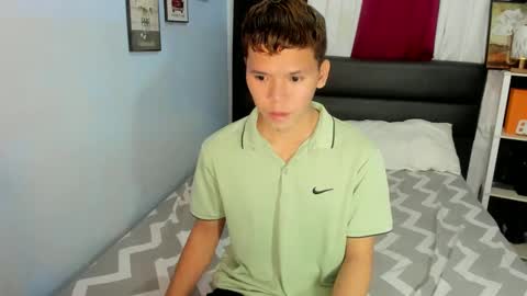 Snapshot of marvin_nextdoor69 chatting on February 10, 10:31 am marvin_nextdoor69 online show from February 10, 10:31 am