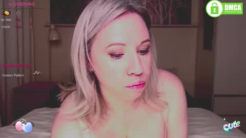 Snapshot of mary__linn chatting on September 22, 1:02 pm Mary linn online show from September 22, 1:02 pm