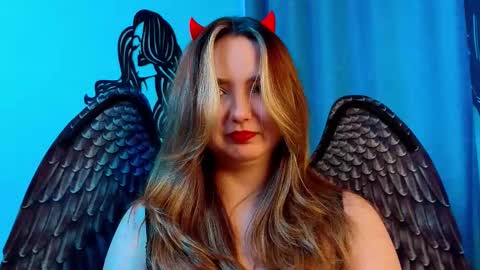 mary_broks online show from October 31, 9:10 am