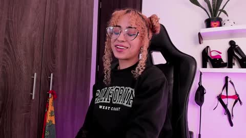 Mary Jane  online show from January 25, 7:28 pm