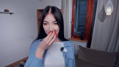 Mary online show from December 5, 8:23 am