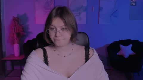 mary_moon__ online show from April 20, 7:04 pm