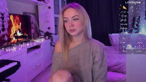 Snapshot of mary_romance chatting on November 23, 6:35 am Mary online show from November 23, 6:35 am