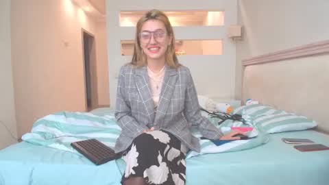 Snapshot of marya442004 chatting on October 4, 10:02 am marya442004 online show from October 4, 10:02 am