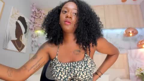 Snapshot of maryevans_ chatting on September 15, 12:27 pm online show from September 15, 12:27 pm