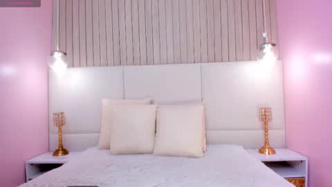 Snapshot of maryevans_ chatting on October 9, 12:03 pm online show from October 9, 12:03 pm