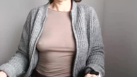 Snapshot of maryil chatting on January 17, 3:43 pm Maryil online show from January 17, 3:43 pm