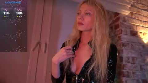 Snapshot of maryjane_bong chatting on November 27, 4:36 am My name is Jane and Im Bisexual online show from November 27, 4:36 am