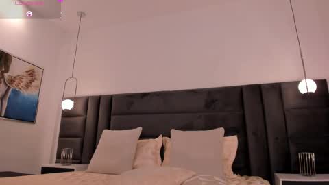 Snapshot of marylewis_ chatting on February 11, 5:40 pm Mary online show from February 11, 5:40 pm